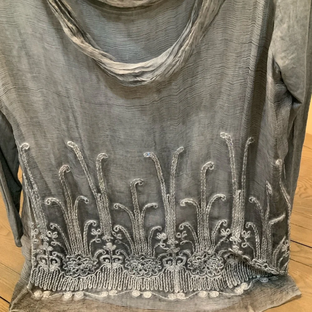 Soft Surroundings Silk Long Sleeve Grey Tunic in Large - Picture 2 of 7